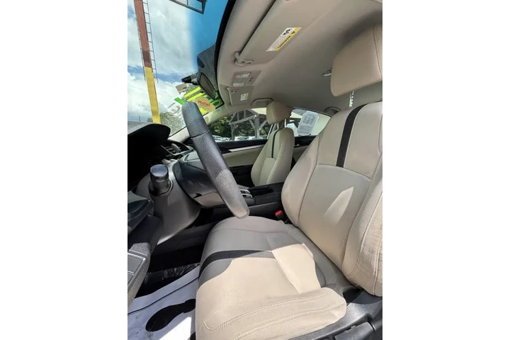 2017 Civic LX image 8