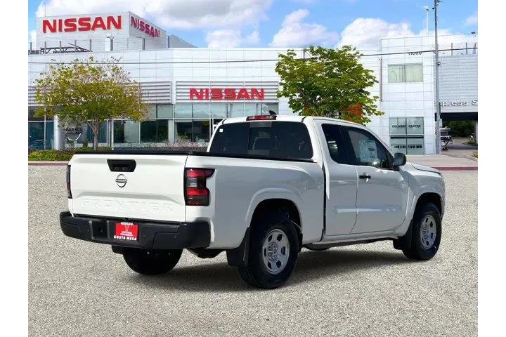 $32565 : Nissan Frontier 2026 4x2 S 4 image 4