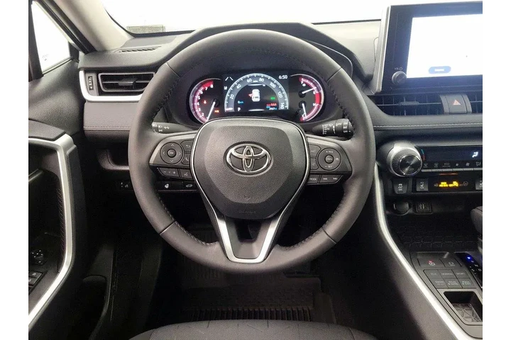 $36998 : Toyota RAV4 2025 AWD XLE 4dr image 9