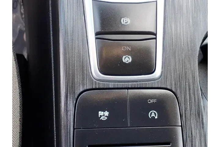 $14988 : Ford Escape 2021 SE 4dr SUV image 10