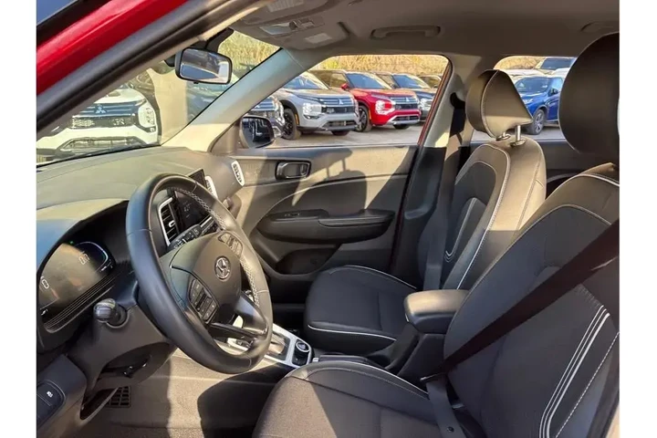 $20100 : Hyundai VENUE 2024 SEL 4dr C image 9