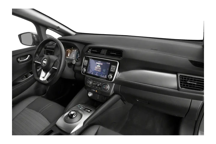 Nissan LEAF 2022 SV PLUS 4dr image 10