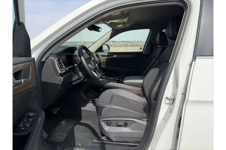 $33223 : Volkswagen Atlas 2025 AWD SE image 3