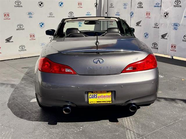 $16995 : Used 2012 G37 Convertible 2dr image 3