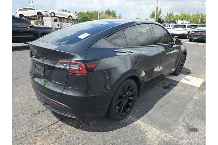 $33490 : Tesla Model Y 2024 AWD Long image 4