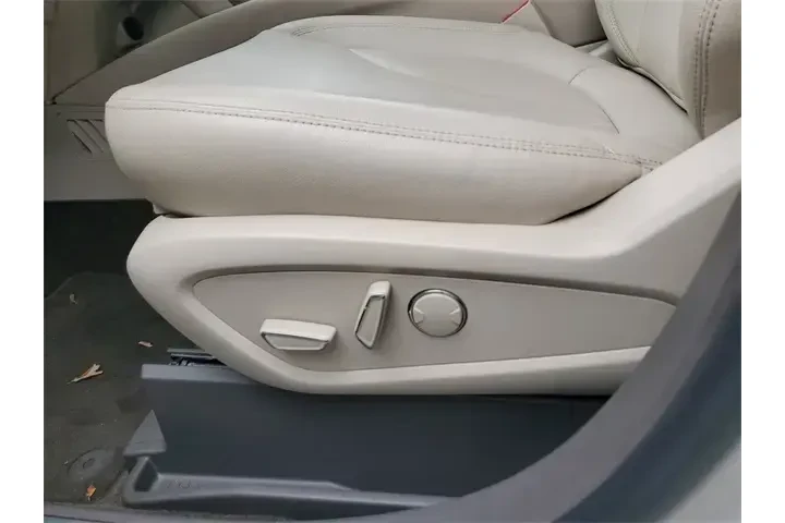 $19990 : Lincoln Nautilus 2019 AWD 4d image 10