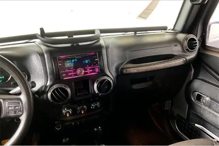 $18444 : Jeep Wrangler Unlimited 2016 image 5