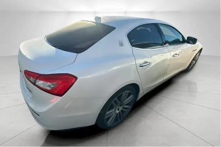 $21995 : Maserati Ghibli 2017 4dr Sed image 2