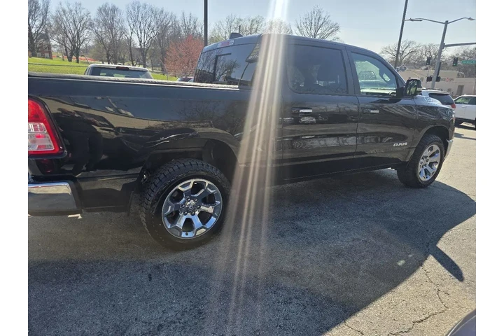 $15900 : 2019 RAM 1500 Big Horn Crew C image 5