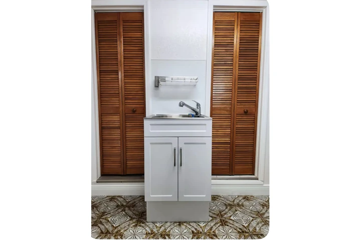 $1200 : 1 Bedroom 1 Bathroom AMOBLADO image 4