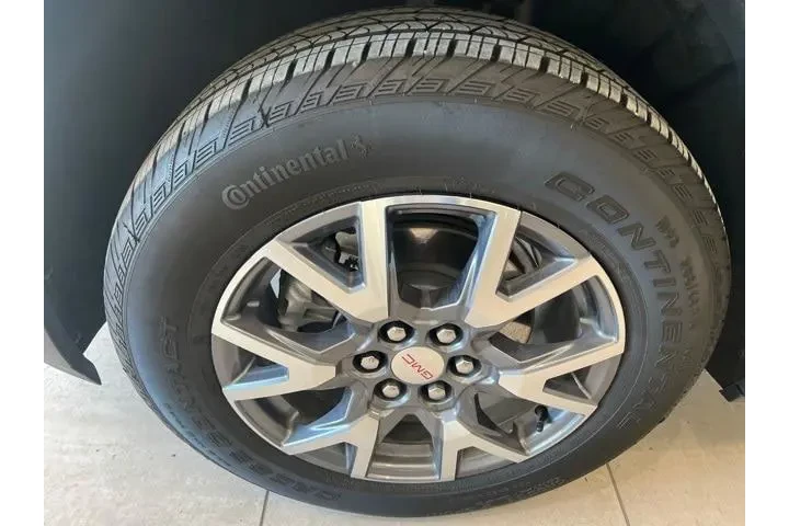 $32744 : GMC Acadia 2023 SLT 4dr SUV image 10