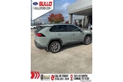 $25991 : Toyota RAV4 2021 XLE Premium thumbnail