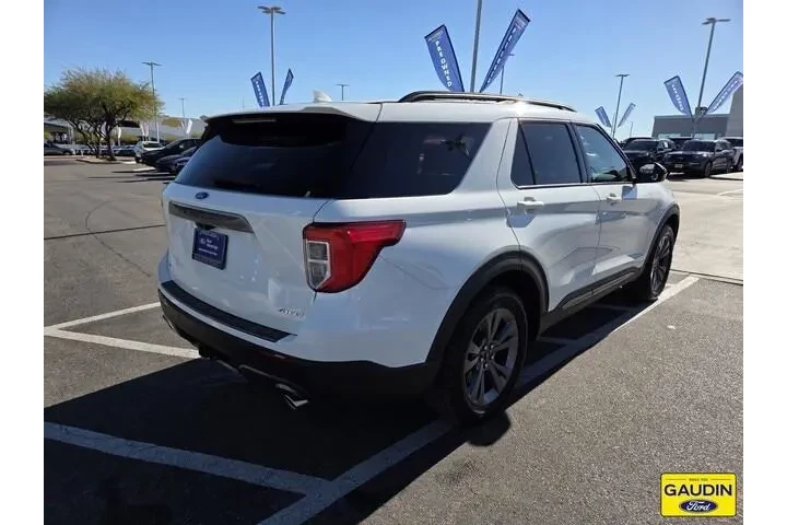 $39900 : Ford Explorer 2023 AWD XLT 4 image 7