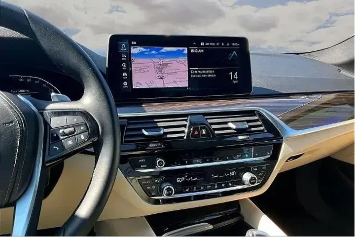 $25991 : BMW 5 Series 2021 530e 4dr S image 9