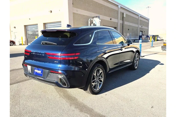 $37998 : Genesis GV70 2022 AWD 2.5T S image 5