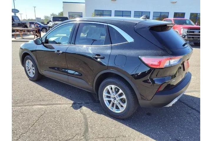 $21939 : Ford Escape 2022 AWD SE 4dr image 3