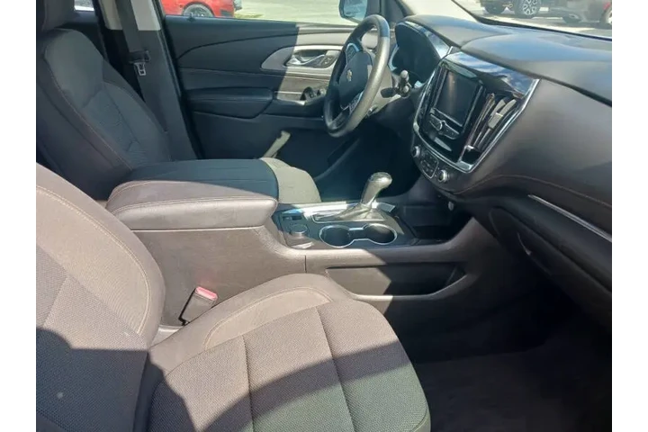$19500 : 2020 Traverse LS image 5
