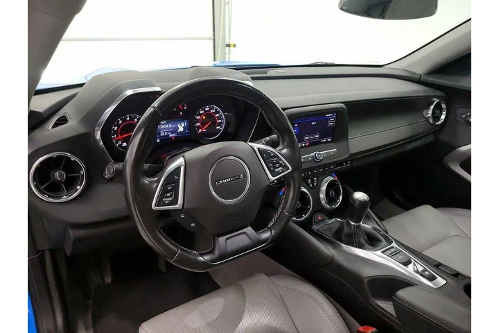 $26998 : Chevrolet Camaro 2022 LT 2dr image 9