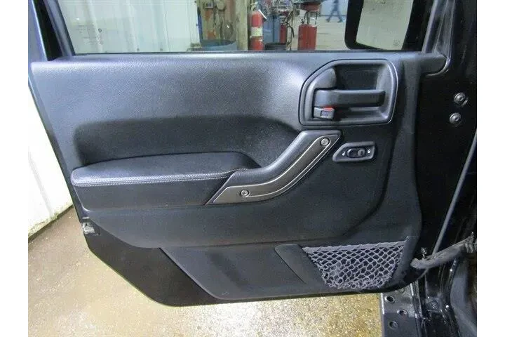 $17950 : Jeep Wrangler JK Unlimited 2 image 9