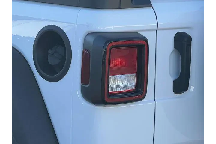 $28187 : Jeep Wrangler Unlimited 2021 image 10