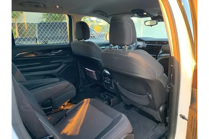 $21777 : Jeep Grand Cherokee L 2023 4 image 6