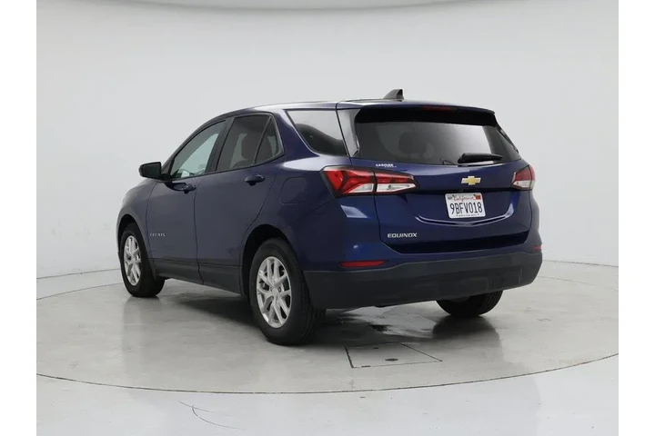 $18998 : Chevrolet Equinox 2022 LS 4d image 2