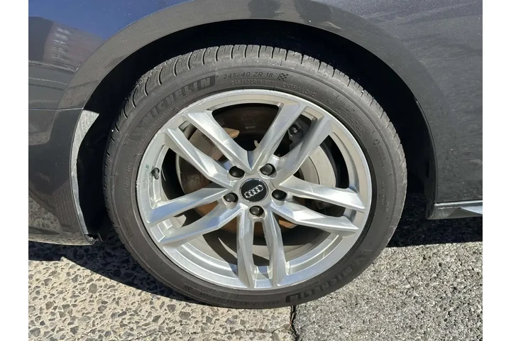 $21985 : Audi A4 2021 AWD quattro S l image 9