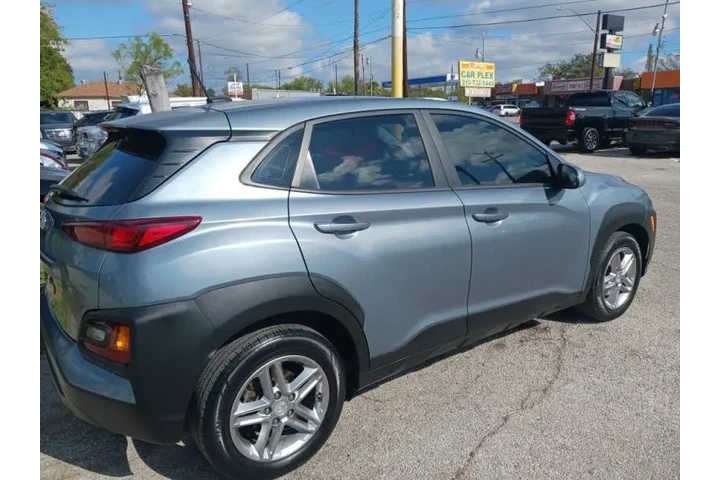 $10800 : 2020 Kona SE image 1