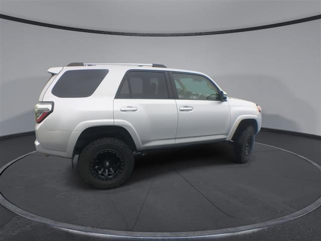 $36700 : PRE-OWNED 2021 TOYOTA 4RUNNER image 9