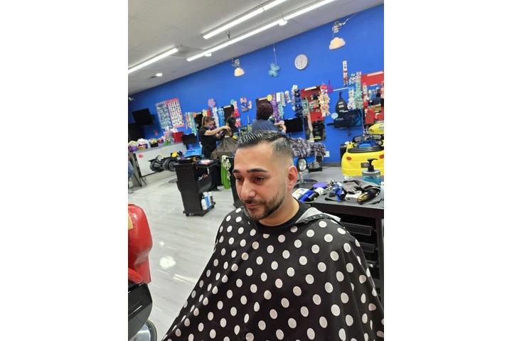 BARBEROS O ESTILISTAS image 2