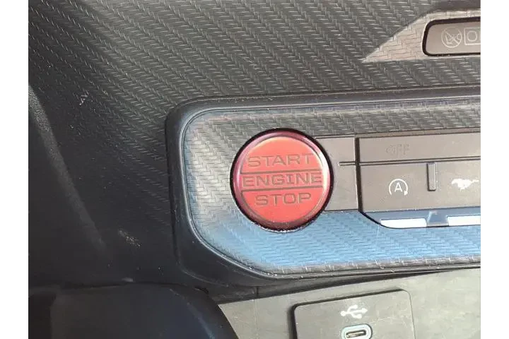 $28127 : Ford Mustang 2024 EcoBoost 2 image 10