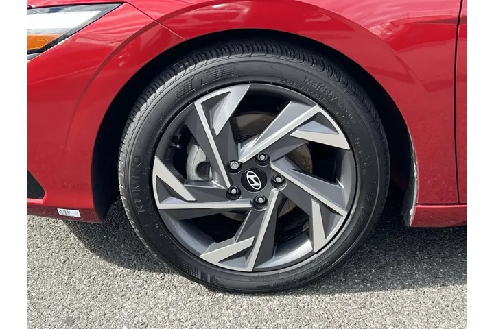 $19495 : Hyundai ELANTRA 2024 SEL 4dr image 10