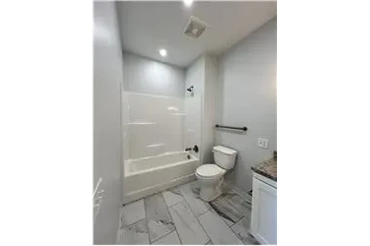 $1500 : Rental property with 2 bedro image 8