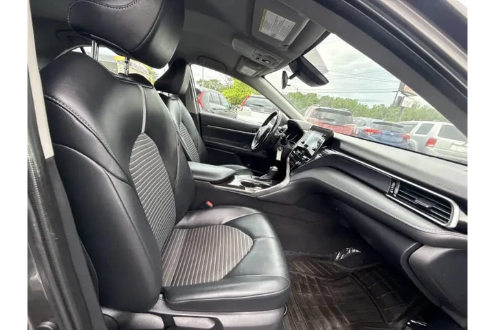 $20995 : 2021 Camry SE image 10