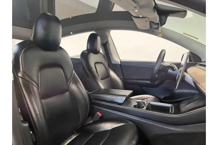 $28829 : Tesla Model Y 2021 AWD Long image 10