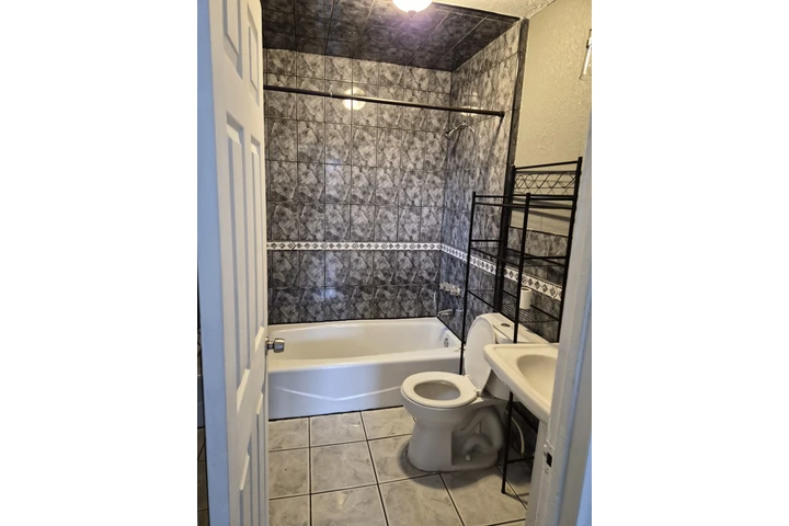 $2500 : Casa de atras 2 recamaras image 9