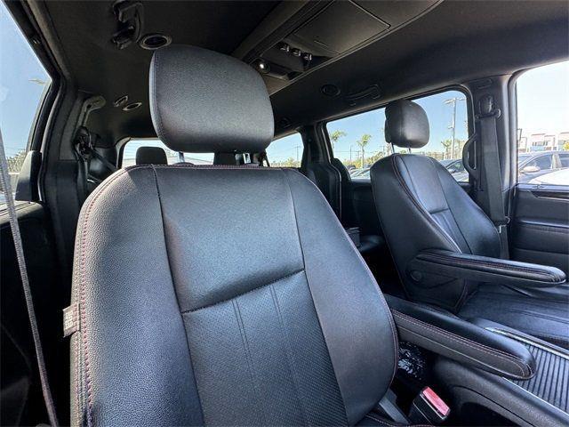 $15999 : 2018 Grand Caravan image 4