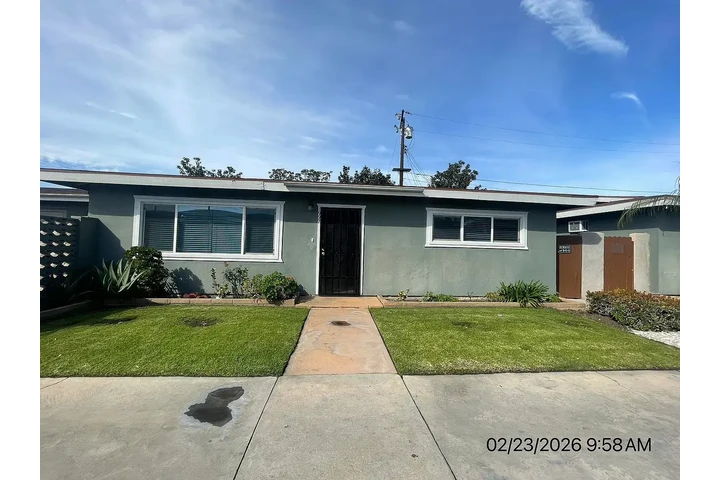 $800 : Home...Fullerton, CA image 1