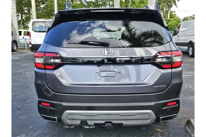 $38490 : Honda Pilot 2023 Touring 4dr image 9