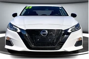 $17500 : Nissan Altima 2022 2.5 SR 4d thumbnail