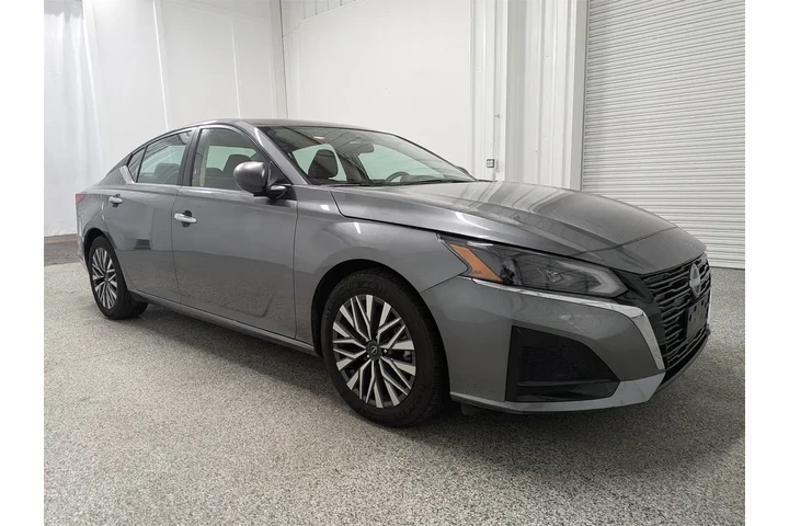$21897 : Nissan Altima 2024 2.5 SV 4d image 2