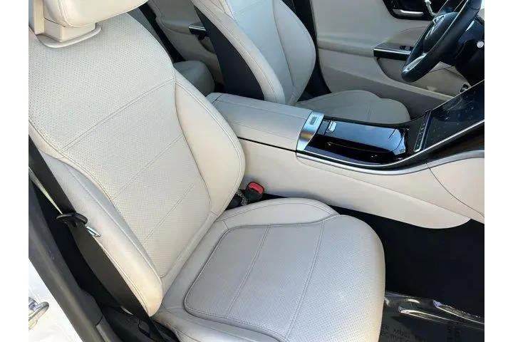 $29699 : Mercedes-Benz C-Class 2022 C image 10