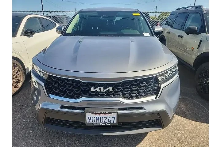 $24991 : Kia Sorento 2023 LX 4dr SUV image 2