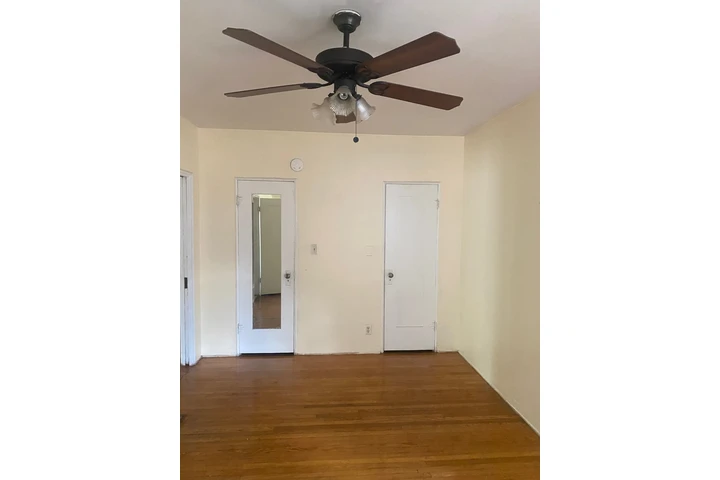 $1700 : Casa de renta image 2