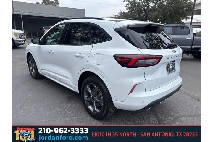 $19875 : Ford Escape 2023 ST-Line 4dr image 5