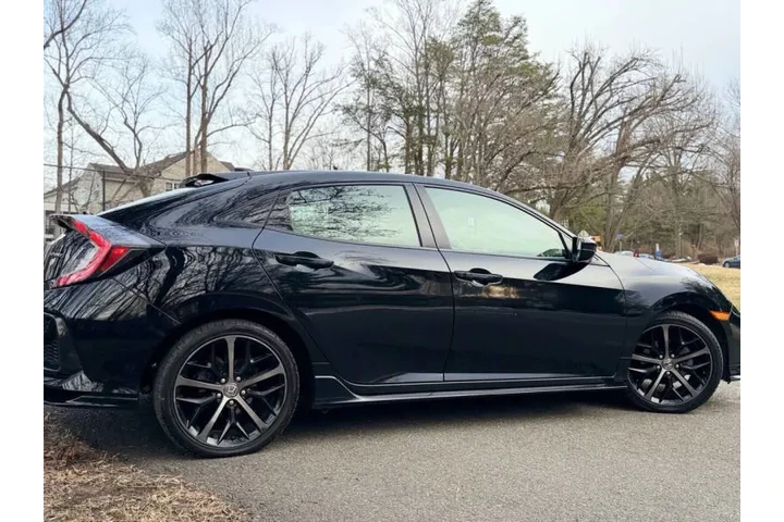 $18990 : 2020 Civic Sport image 8