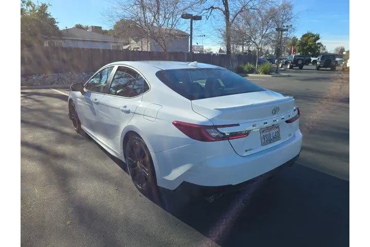 $30995 : Toyota Camry 2025 SE 4dr Sed image 5