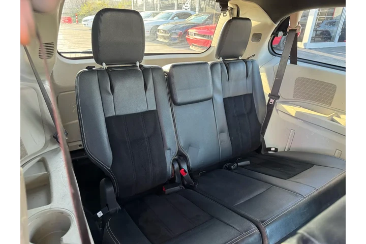 $5980 : 2017 Grand Caravan SXT Wagon image 9