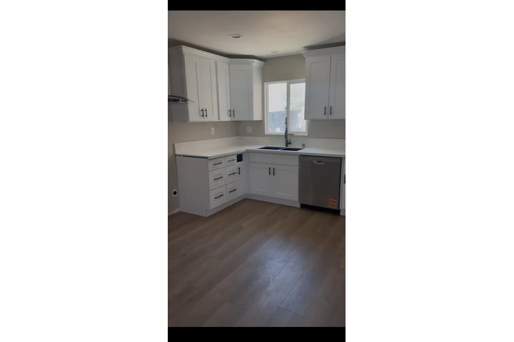 $3000 : New house for rent image 2
