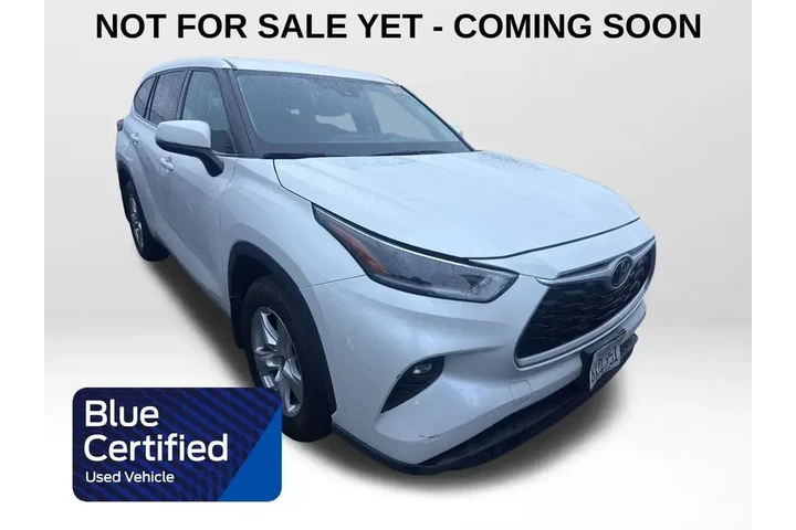 $27750 : Toyota Highlander 2021 LE 4d image 1